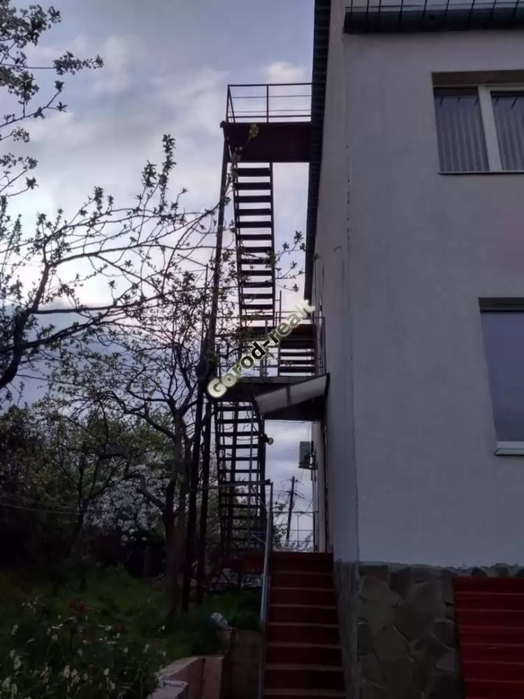 вид сбоку
