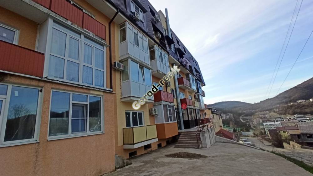 двор