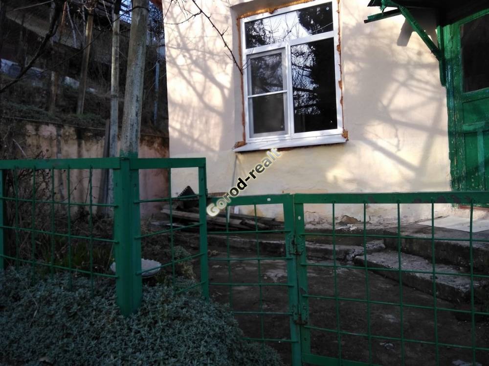 двор