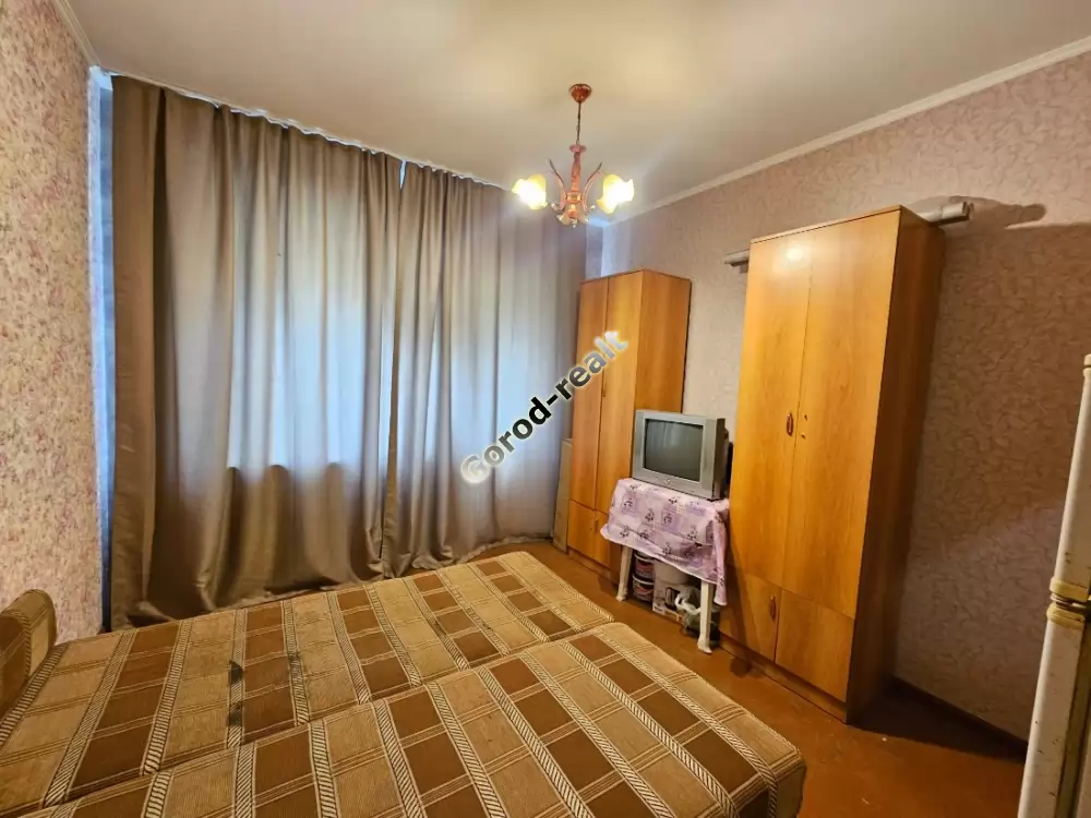1000537701